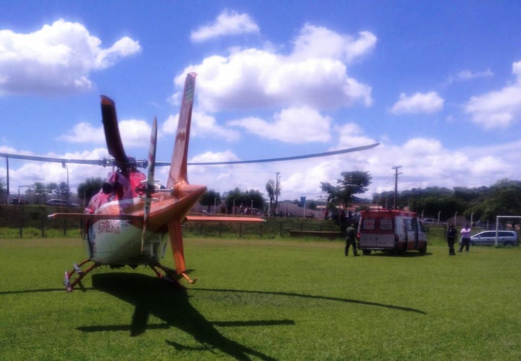 Embarque da vítima no Bombeiro 01. Foto: Divulgação.