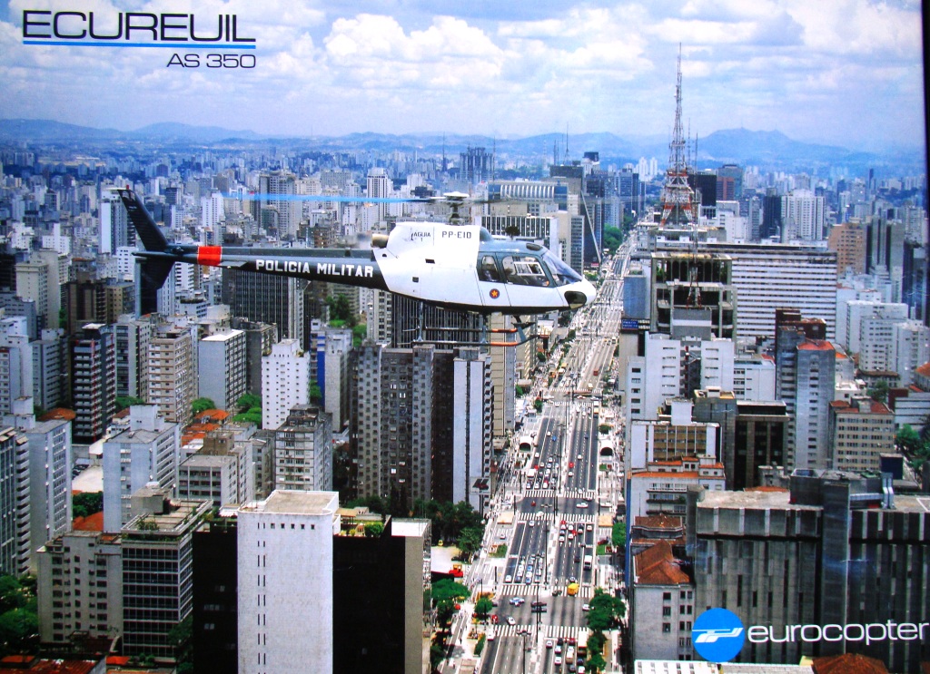 Águia Uno - Foto histórica do GRPAe sobre a Av Paulista aguiauno1