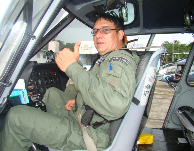 Piloto Frank Pinon do GTA/AP estagiando na aeronave do GRAESP do Pará. pinon1