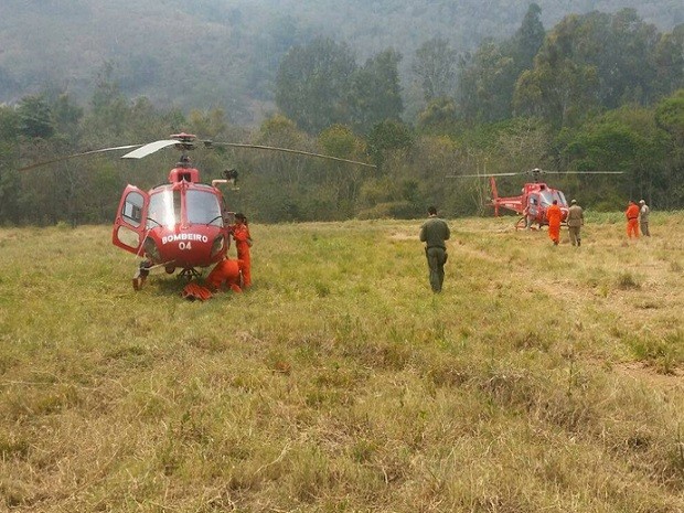 Prioridade foi para pontos onde as chamas estavam próximas a residências (Foto: Divulgação / Corpo de Bombeiros)