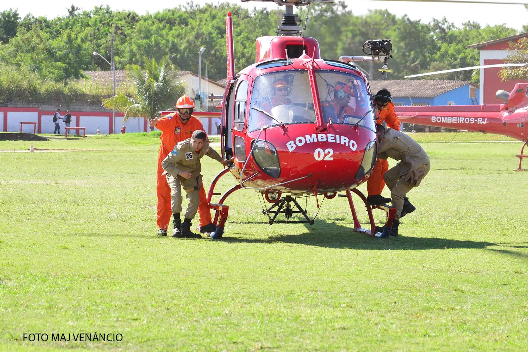 GOA/RJ ministra instrução para cadetes