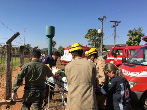 BM de Palmeiras de Goiás e helicóptero Bombeiro 1 socorrem vítimas de capotamento