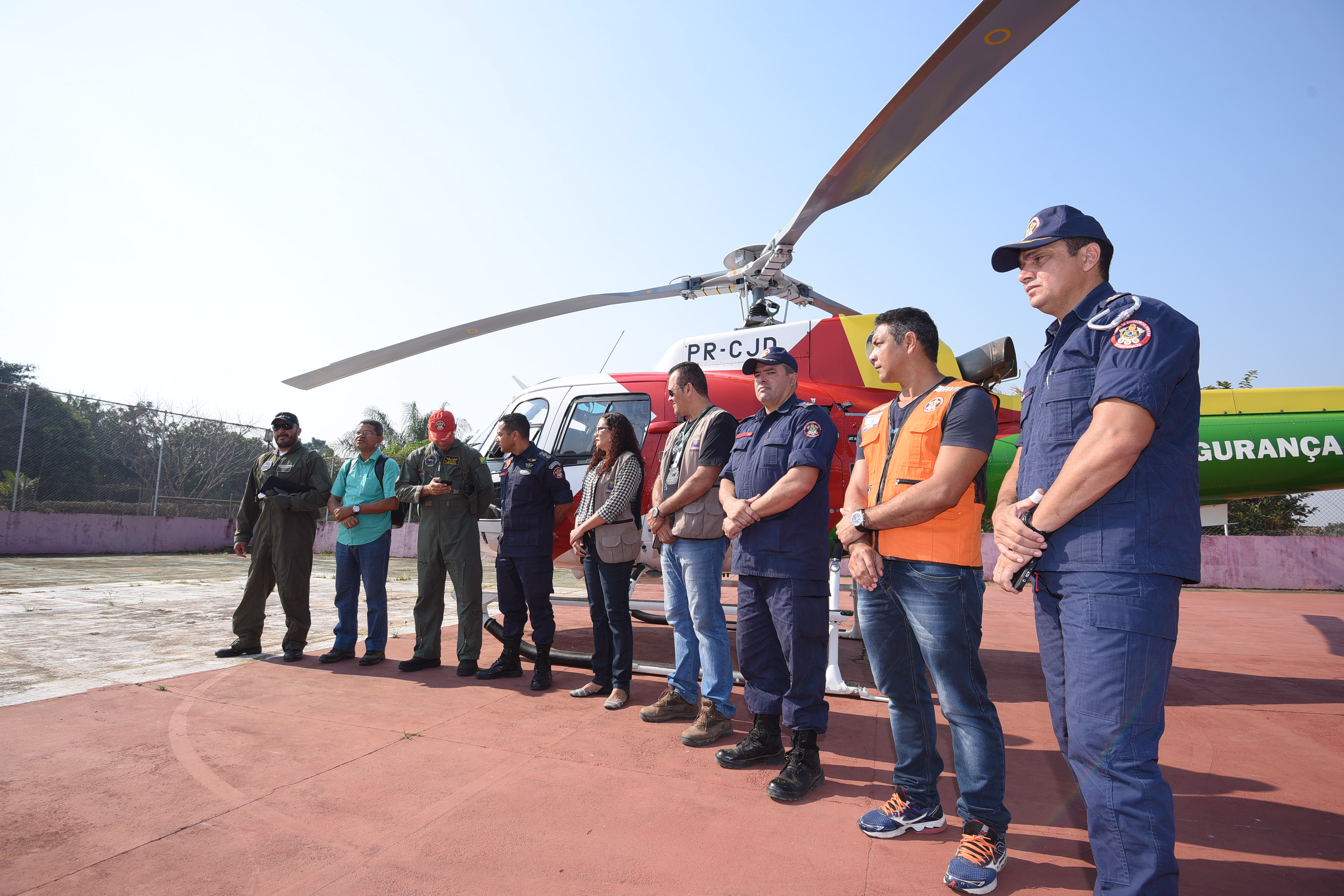 Força-tarefa atuará com mais rigor no combate às queimadas no Acre Força-tarefa atuará com mais rigor no combate às queimadas no Acre