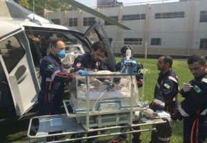Recém-nascida com cardiopatia complexa é transportada para Londrina de helicóptero
