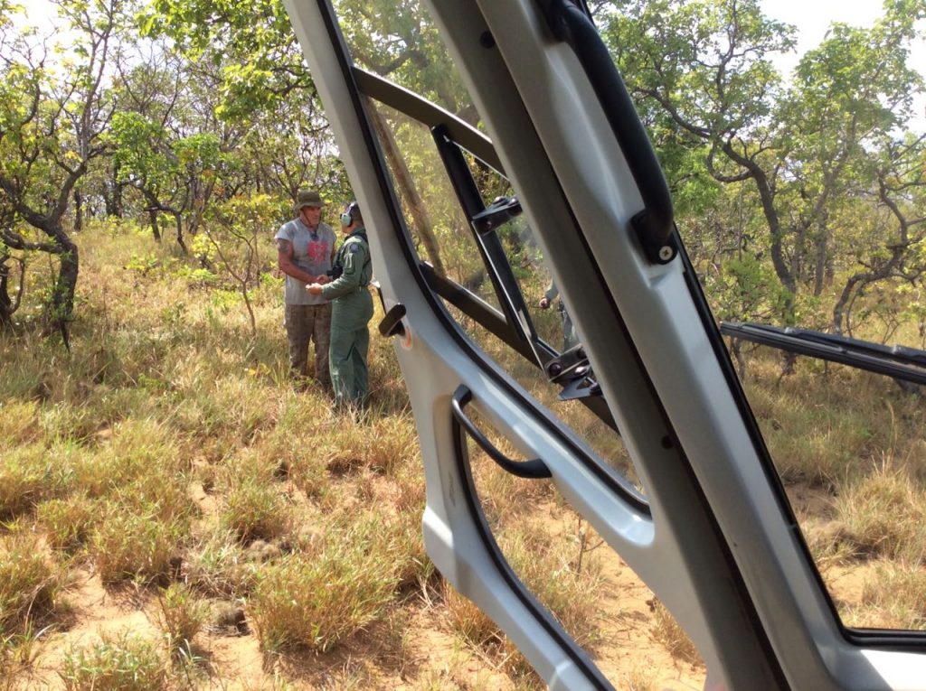 Alemão é resgatado por helicóptero do CIOPAer após se perder no meio de mata