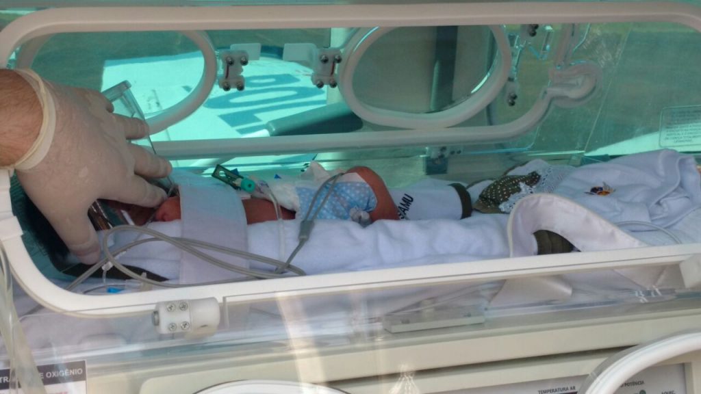 Avião antes usado para o crime ajuda a salvar vida de bebê