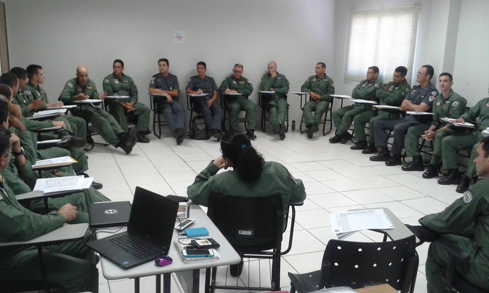 Grupamento Aéreo realiza CRM na Base de Rio Preto