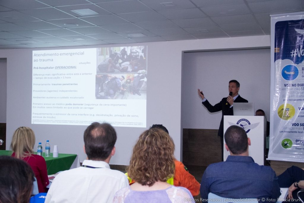 Piloto Policial © Patricia Bruni -- NAVi Militar