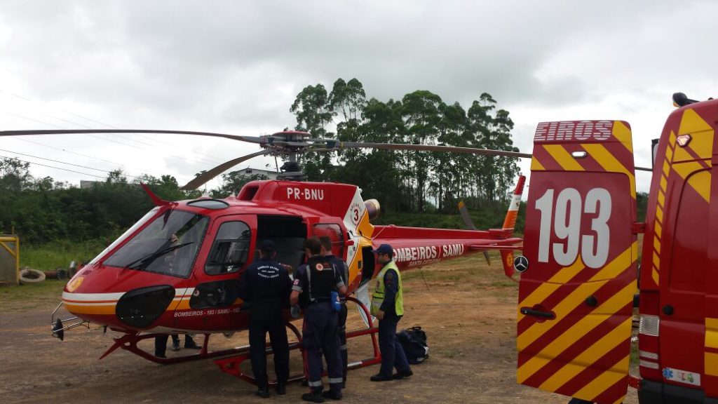 Arcanjo 03 faz seu primeiro resgate e socorre vítima de acidente na BR-470