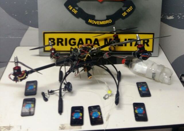 Brigada Militar apreende drone com seis celulares na parte externa da penitenciária de Charqueadas