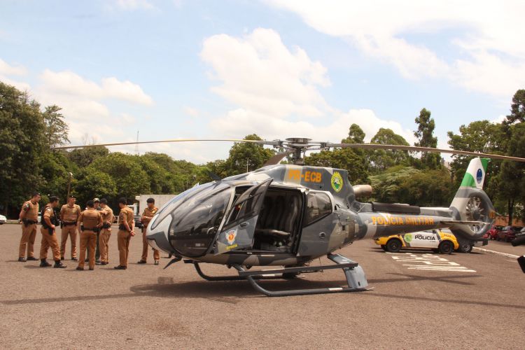 O uso da aeronave permite um campo de ação maior nas ações policiais - LORENA MANARIN