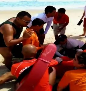 EC145 da CIOPAer socorre vítima de afogamento na Praia do Porto das Dunas