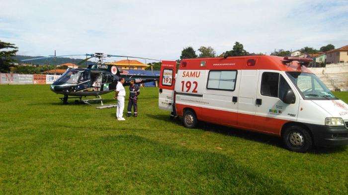 Helicóptero do SAMU remove paciente de Siqueira Campos para Londrina
