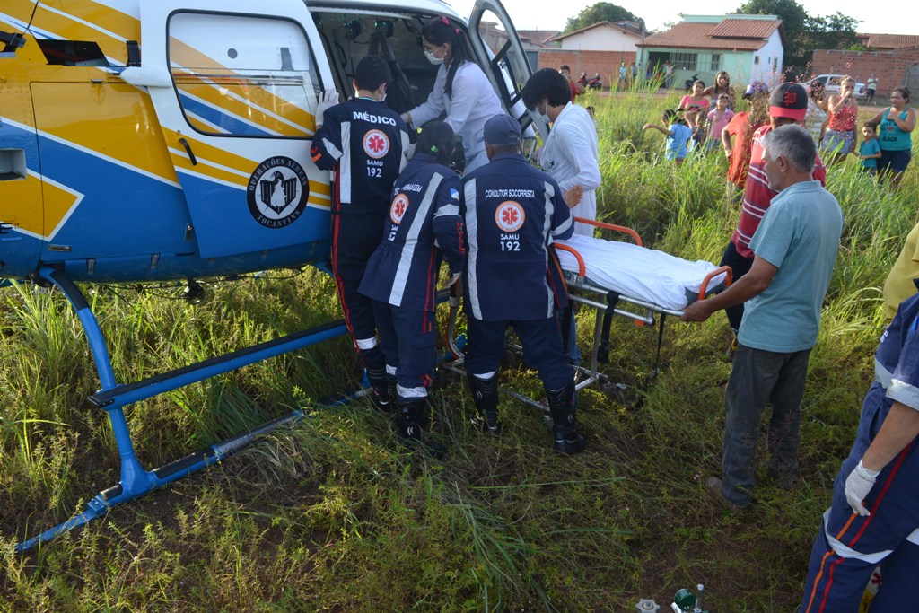 Helicóptero do CIOPAER transporta vítima de acidente de trânsito para Hospital Geral de Palmas