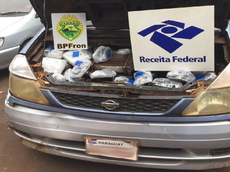 Diversos tipos de mercadorias foram retidas, entre elas simulacros de arma de fogo, eletrônicos, produtos de fibra ótica, receptores de satélite e acessórios para pesca.