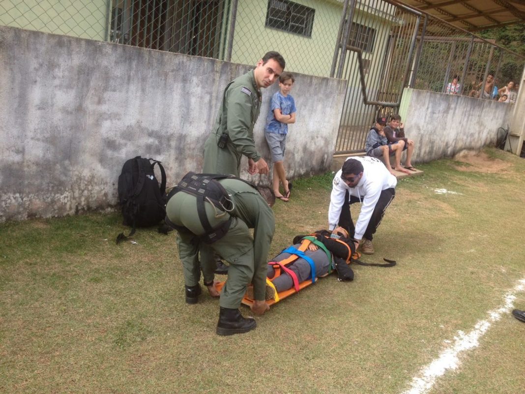 Estudante de Brasília é resgata de helicóptero após passar mal no Pico da Bandeira, entre ES e MG