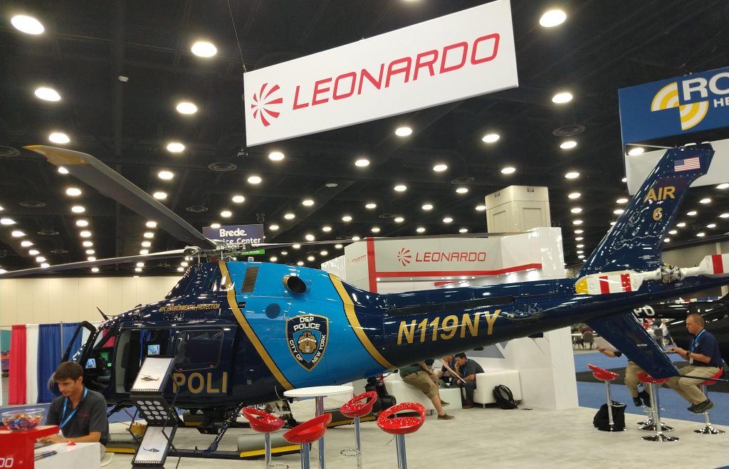 A Leonardo levou para seu estande como destaque o novo AW119 do Departamento de Polícia de Proteção Ambiental de Nova York.