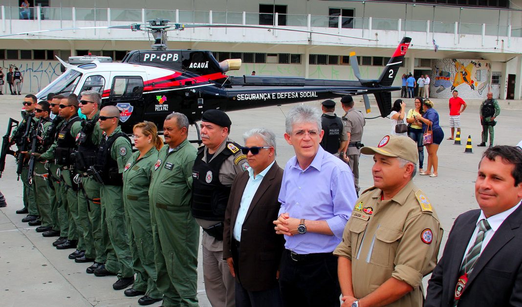 governador-ricardo-faz-entrega-do-novo-helicoptero-acaua-2_fotojose-marques-5