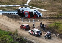 Acima do chão: briefings sobre o patrulhamento proporcionam uma boa oportunidade para ajudar os policiais em terra