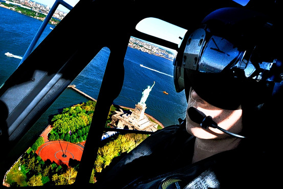 Um voo com Erin Nolan, a primeira comandante de Bell 412 do NYPD