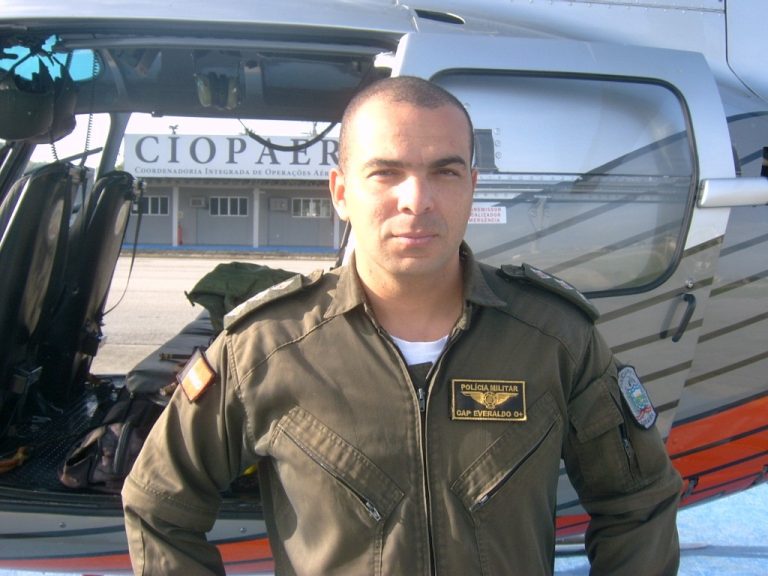 Polícia Militar da Paraíba tem novo Comandante de helicóptero Esquilo
