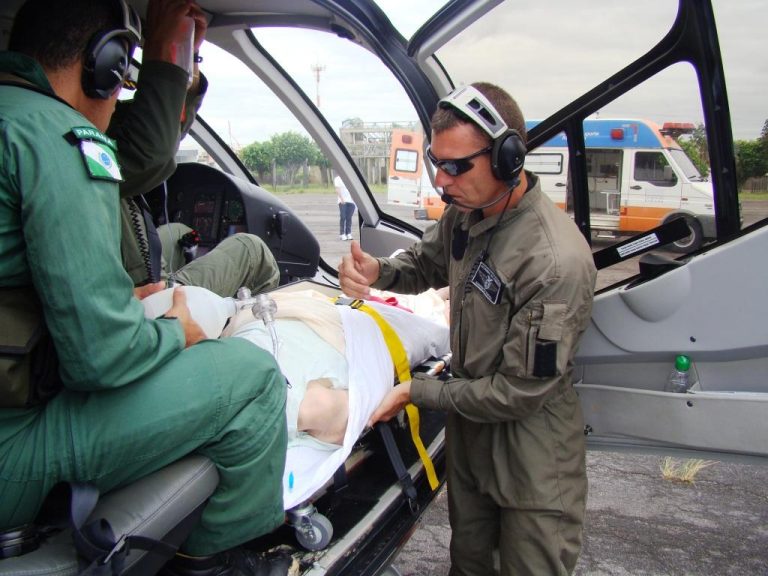 EC130 do GRAer/PR utiliza kit aeromédico desenvolvido pela Helibras
