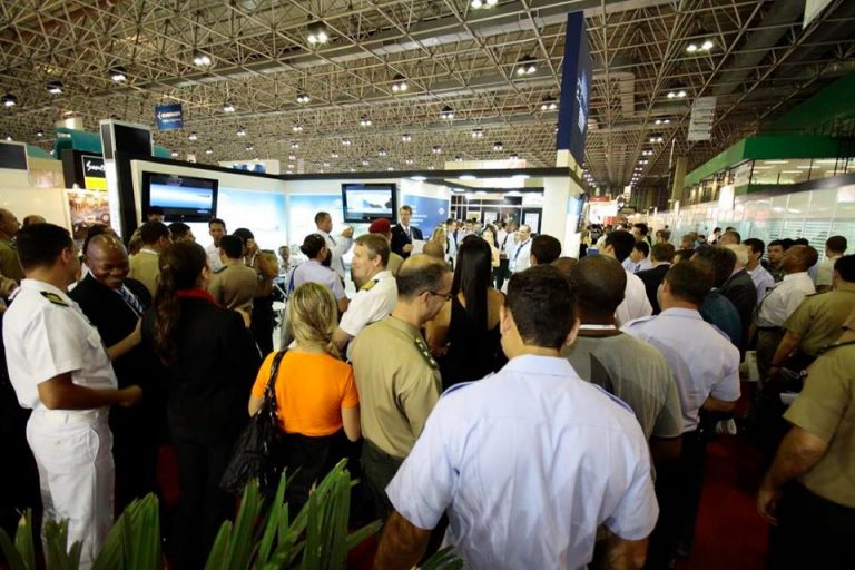 LAAD 2011 começa quebrando recordes de público e expositores