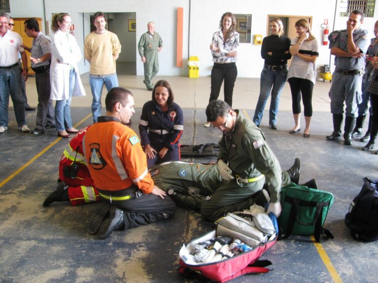 Curso de Familiarização com o emprego de helicóptero nas ocorrências de resgate