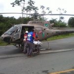 Momento em que a vítima é encaminhada para o helicóptero Águia