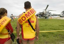 Treinamento dos Bombeiros com helicóptero chama atenção de turistas