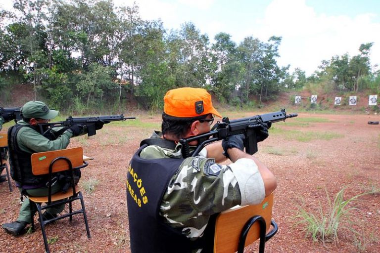 Ciopaer/MT realiza treinamento para aprimorar técnicas de tiro embarcado e desembarcado