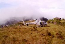 Helicóptero Águia faz resgates no Monte Crista em Joinville