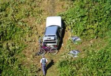 Águia da Base Praia Grande descobre esconderijo de carros roubados.