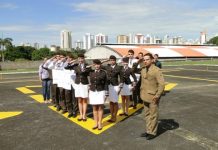Grupo do Colégio da Polícia Militar realiza culto no GRAer/GO