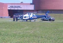 Helicóptero da polícia de Nova York realiza pouso de emergência