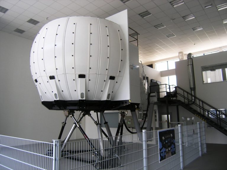 Simulador do EC135 ganha certificado Full Flight Simulator na Alemanha