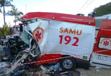 BAPM/SC resgata vítima de acidente com ambulância do SAMU