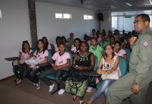 Escola visita instalações do Grupamento Aéreo da PM da Bahia