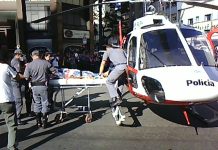 Helicóptero Águia pousa na Av. São João e socorre cidadão