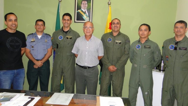Tenente da PM é promovido a segundo-piloto em comando de helicóptero