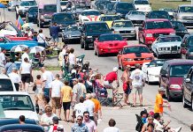 Helicóptero nos EUA danificou carros antigos e machucou crianças ao fazer pairado