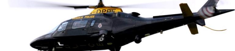 Voando com a unidade de suporte aéreo policial de Dyfed Powys (UK)‏