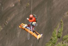 Bombeiros resgatam alpinista que infartou na Pedra da Gávea/RJ