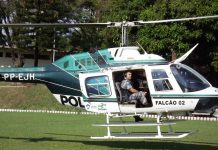 Cães fazem treinamento em helicóptero do Grupamento Aéreo, em Londrina/PR