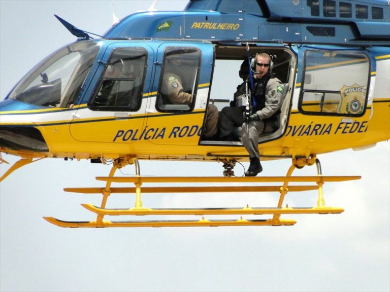 Receita Federal e Polícia Rodoviária Federal combatem contrabando feito em aeronaves