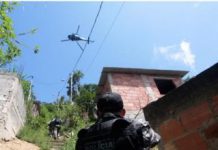 Policia Militar realiza operação em favelas de Niterói, RJ