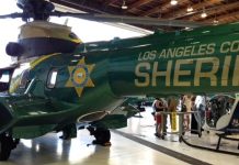 Los Angeles Sheriff Department mostra suas aeronaves AS332L1 Super Puma