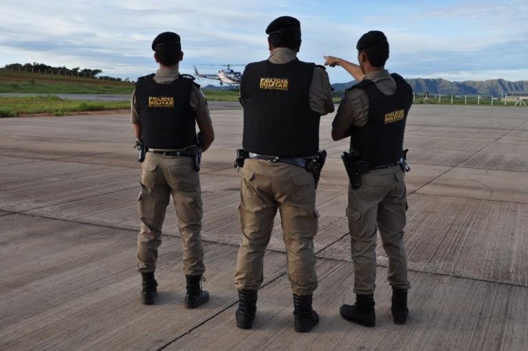 Helicóptero Pegasus da PMMG sobrevoou Lavras em busca de bandidos