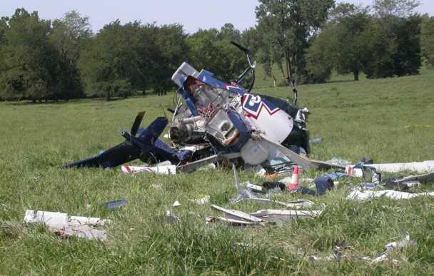 Relatório final do NTSB: Mensagem de celular seguido de pane seca