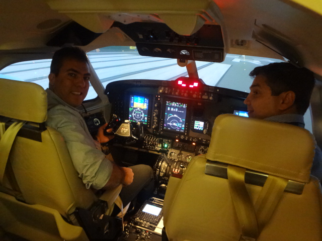 Pilotos do GRPAe realizam recheque de King Air B200 GT nos EUA